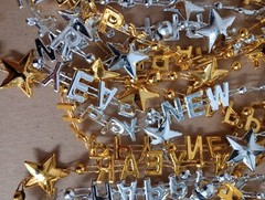 Happy New Year 8 Squawkers With 8 Beads (4 Golden – 4 Silver Color)