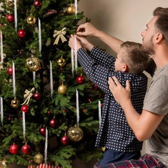 10000 Strands White Iridescent Christmas Tinsel Icicles Foil Fringe Decoration