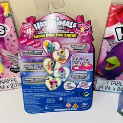 HATCHIMALS Birthday Party Decorations, 2 Tablecover’s & 2 Series 4 Toys NEW