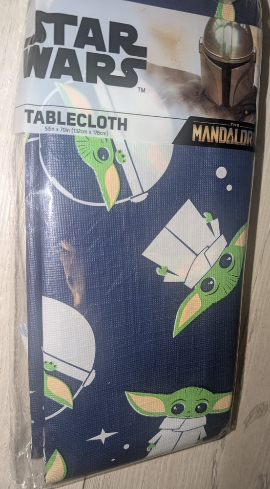 NEW Disney Star Wars The Mandalorian Grogu Baby Yoda 52 x 70 Party Tablecloth