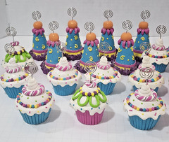 Pier 1 CUPCAKE HAT Place Card Photo Holders Birthday Party Table Decorations 20