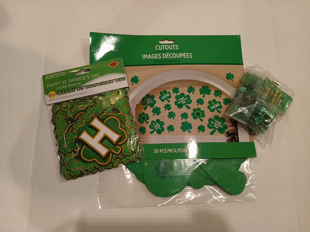 St Patrick’s Day Party Set 6-ft Banner 30 Piece Of Shamrocks Necklace With Drink