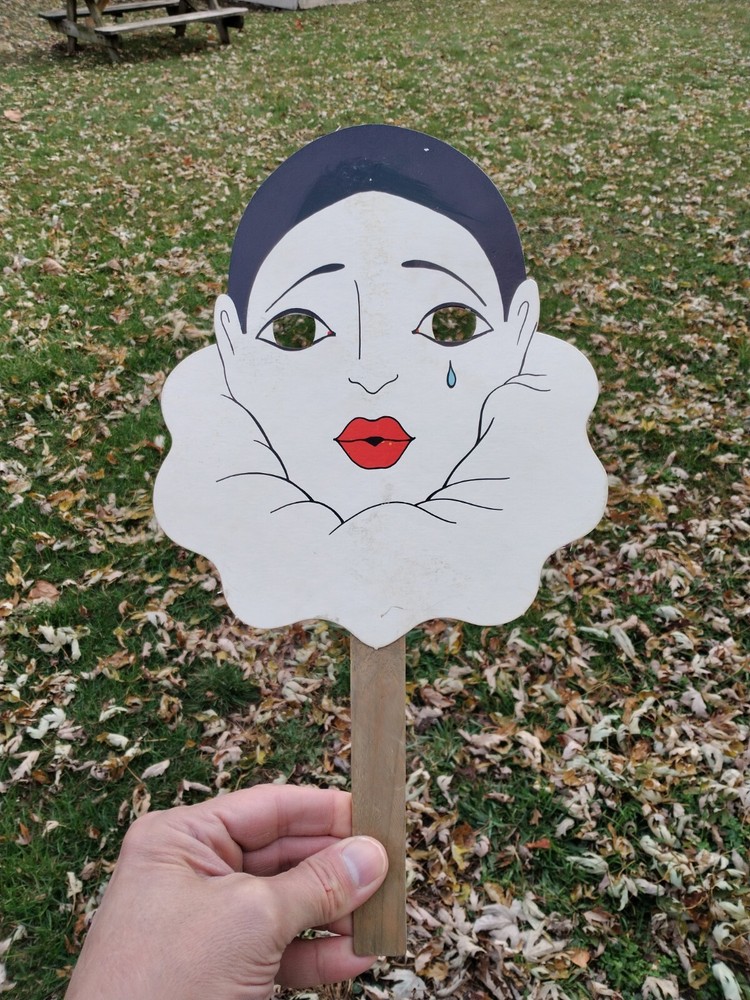 Masquer – Aids paper stick mask 1979 Beachcombers International Fort Myers Bin19