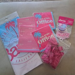New Barbie Malibu Birthday Party. Napkins, Tablecover, balloons, confetti set.