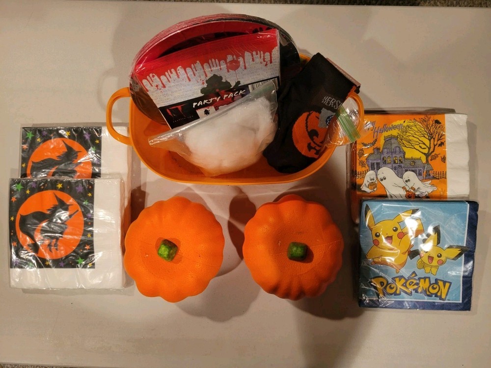 Huge Lot 4x Napkins, It Set, Kid Socks, Web, Rings, Eyeballs, Pumpkins & Baskets