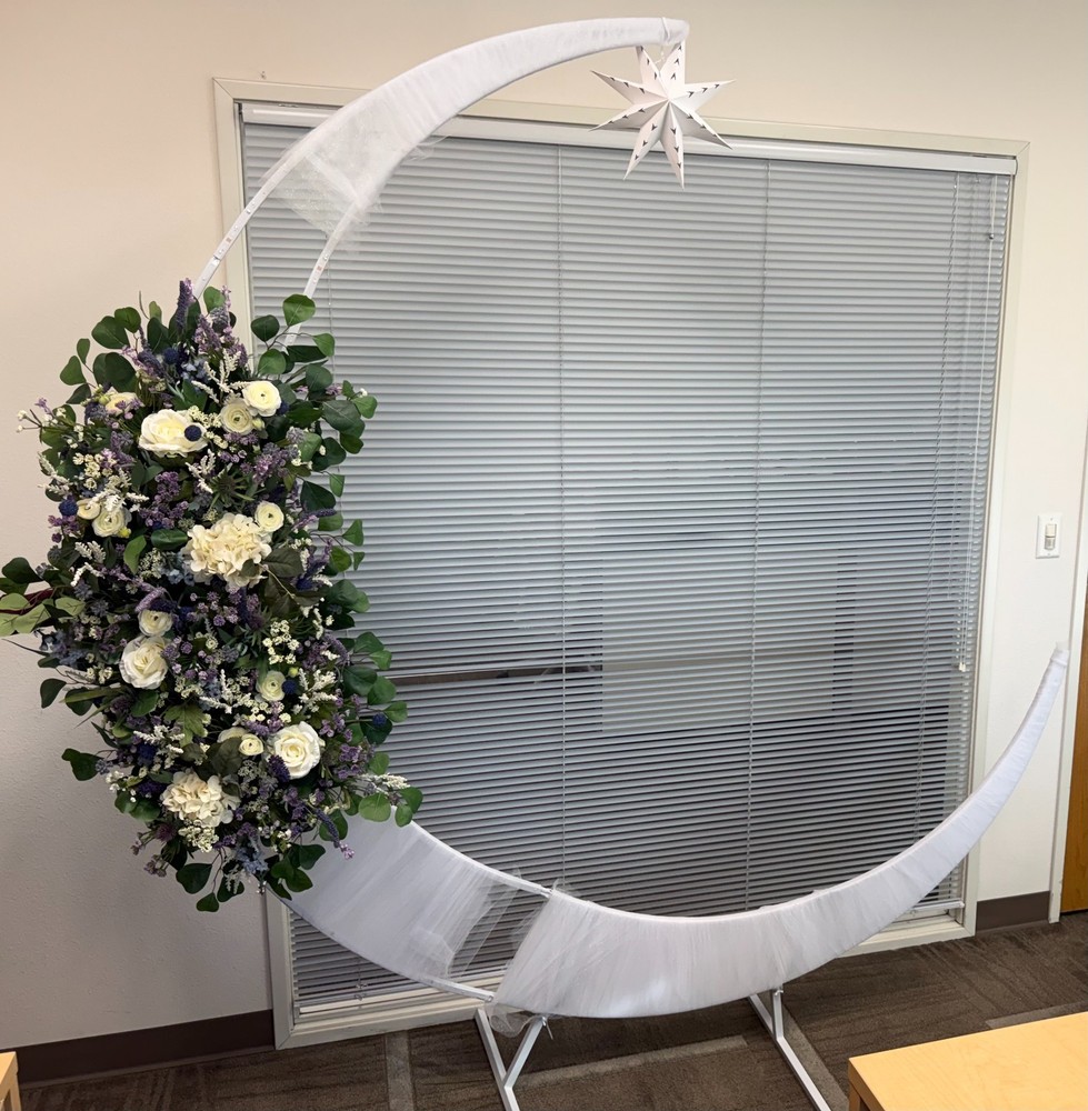 7.2FT Metal Crescent Moon Floral Curved Frame Party Anniversary (White) (7.2 Fee