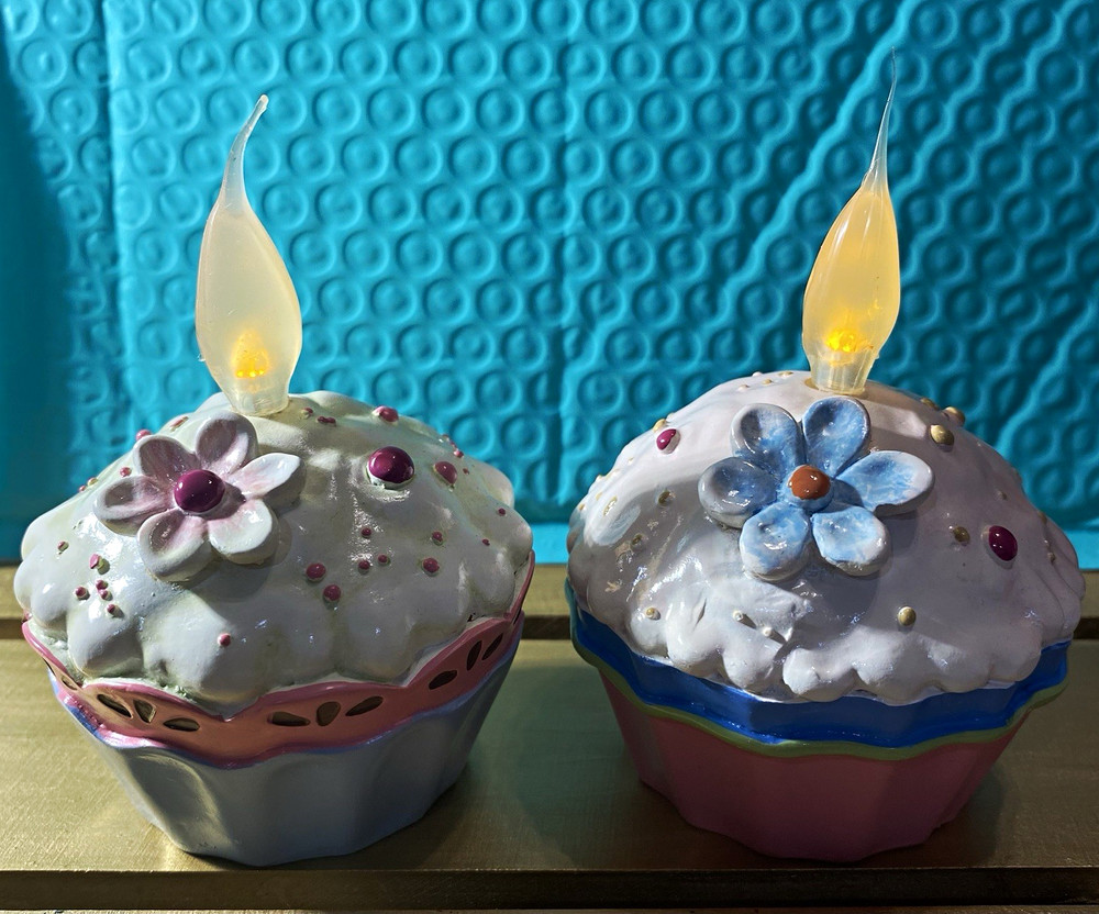 Ceramic Cupcake Sitters. MUD PIE. Pink/Blue/White Floral Painted. Lighted.