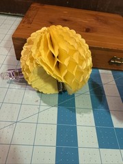 4 Vintage Multicolor Honeycomb Tissue Paper Ball Decor 3.5” Diameter Metal Trim