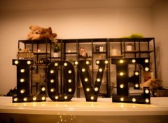 Versatile LED Light Up Numbers – Black & Gold Party Decorations for Events