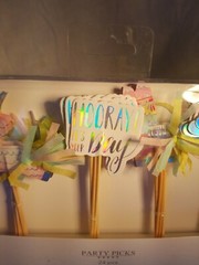 Wide Vista Group: Unicorns, Rainbows & Ice Cream Banner & Party Picks Set – NEW