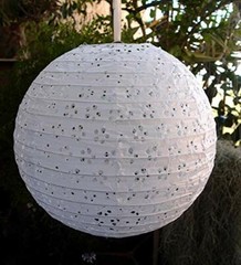 Quasimoon 16″ Round Eyelet Paper Lantern – White (10 PACK) by PaperLanternStore