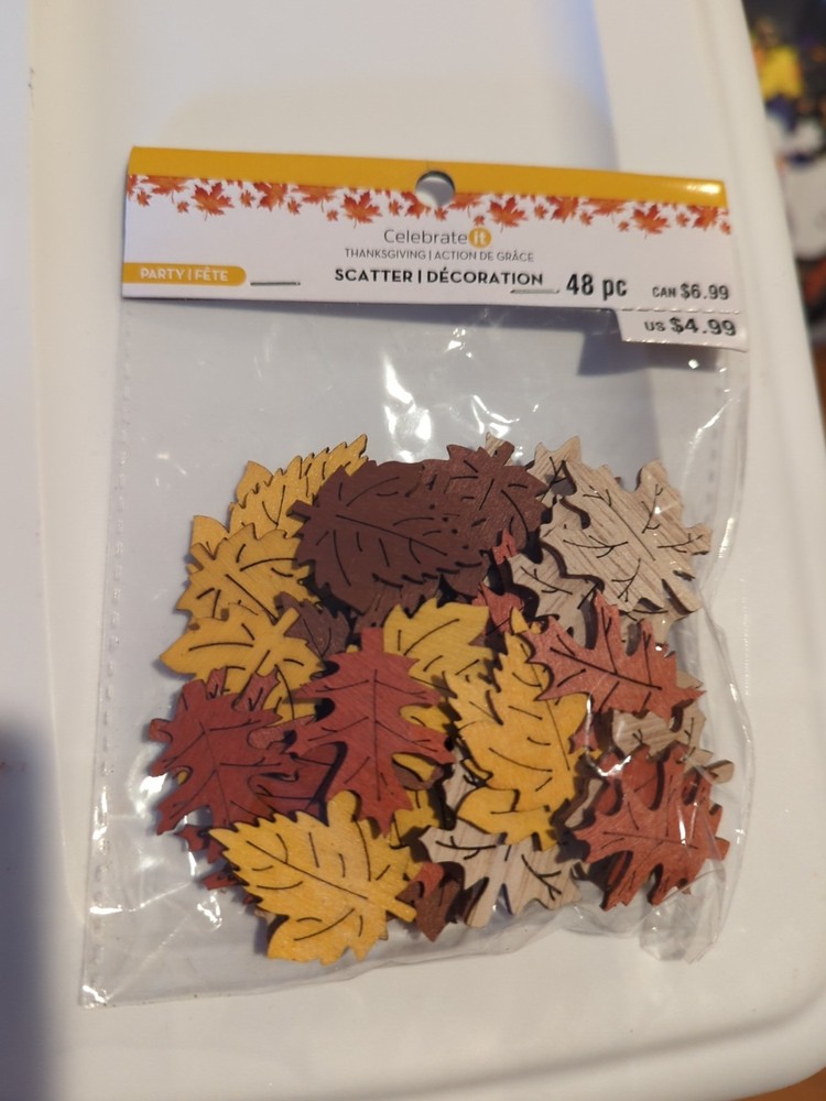 Celebrate it thanksgiving scatter Party Wood Leaves 48 pcs