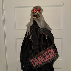 Hanging LED eyes Skull grim reaper Halloween Prop