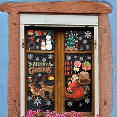 Christmas Party Decorations – Snowflake Window Clings Stickers for White Red