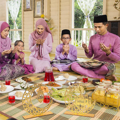 Ramadan Eid Mubarak Table Sign Decor Golden Moon Star 2 Piece Set