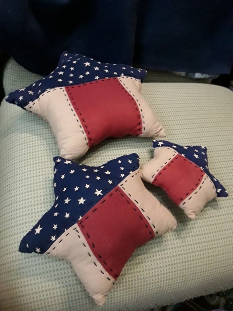 3 different partiot quitled stars great for July decorations and year round