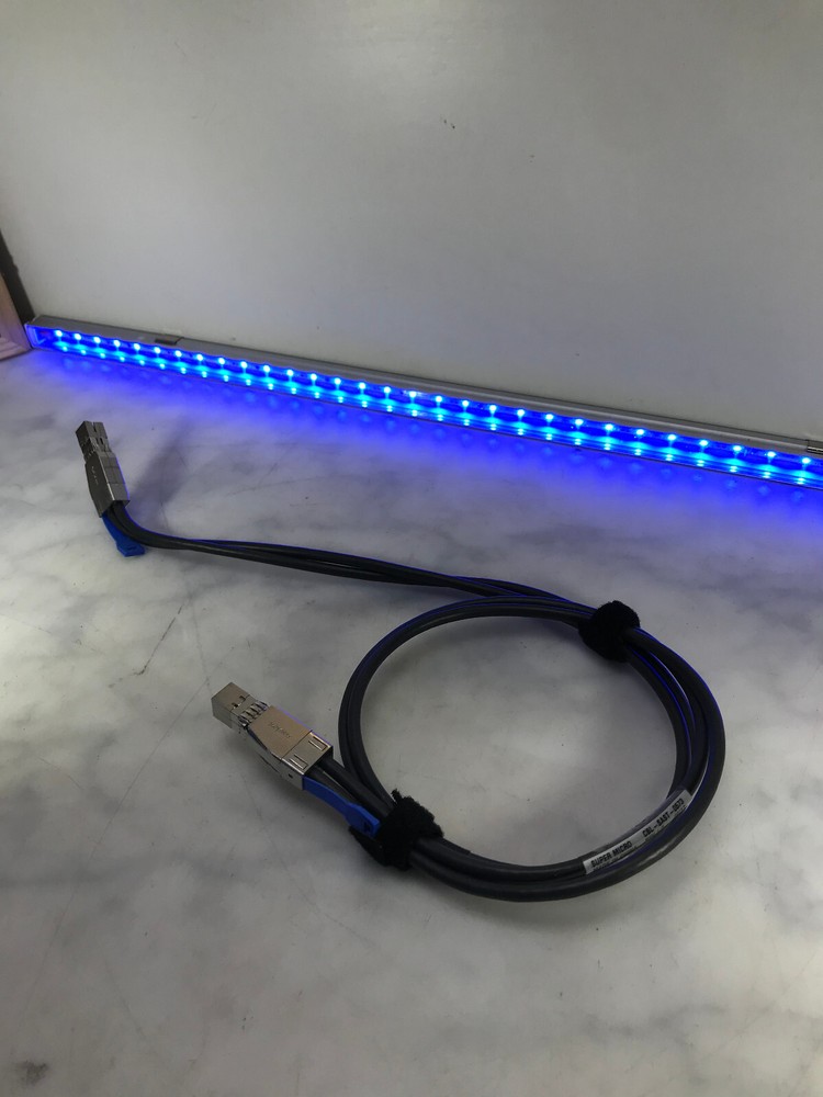 Supermicro Cable CBL-SAST-0573 100cm External Mini-SAS HD to Internal MiNI #182