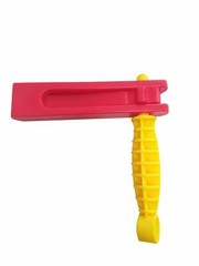 Dress Up America Plastic Purim Gragger – Set of 3 Party Noisemakers