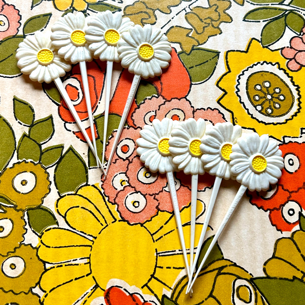 Vintage Hallmark Plastic Daisy Flower Party Picks Food Toppers Decorations Set 8