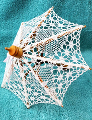 WHITE ASSTD BATTENBURG + OTHER LACE MINI PARASOL PARTY/SHOWER FAVORS – LOT OF 12