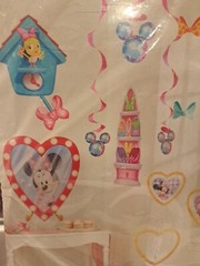Hallmark Disney Minnie Mouse Dream Birthday Party Room Transformation Kit