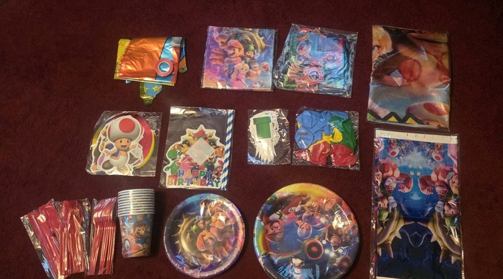 Super Mario Bros. Birthday Party Supplies Set