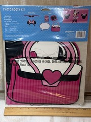 DISNEY MINNIE MOUSE PHOTO BOOTH KIT with: 1-BACKDROP, 4-WEARABLES, and 5-PROPS
