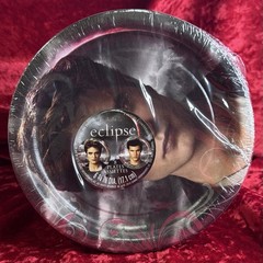 The Twilight Saga: Eclipse Dinner Plates w/ Designs (8 Plate Count) Edward Jacob
