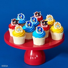 Sonic the Hedgehog 24 Count Cupcake Rings – Ideal for Birthday Decorations
