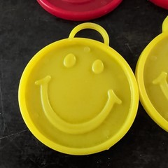 8 Plastic Balloon Weights Blue Red Yellow Smile Happy Face Vintage Zibi-Core
