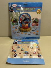 Thomas & Friends Birthday Party Assorted Table Decorating Kit (23pc) & Swirl Dec