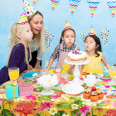 2 Pack Luau Party Decorations – Plastic Tablecloth for Hawaiian Theme Party Deco
