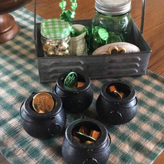 12pcs Mini Cauldron Kettles Novelty Candy Holder Halloween Witches Cauldron Pot