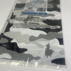 Fortnite 54”x 84” Plastic Tablecover – Birthday/Party/Black/White/Gray/Camo