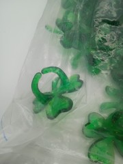 DecoPac Shamrock Puffy Glitter Cupcake Rings 144 Pack St. Patrick’s Day READ NEW