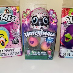 HATCHIMALS Birthday Party Decorations, 2 Tablecover’s & 2 Series 4 Toys NEW