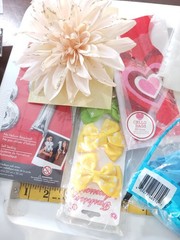 Assorted party supply lot as seen