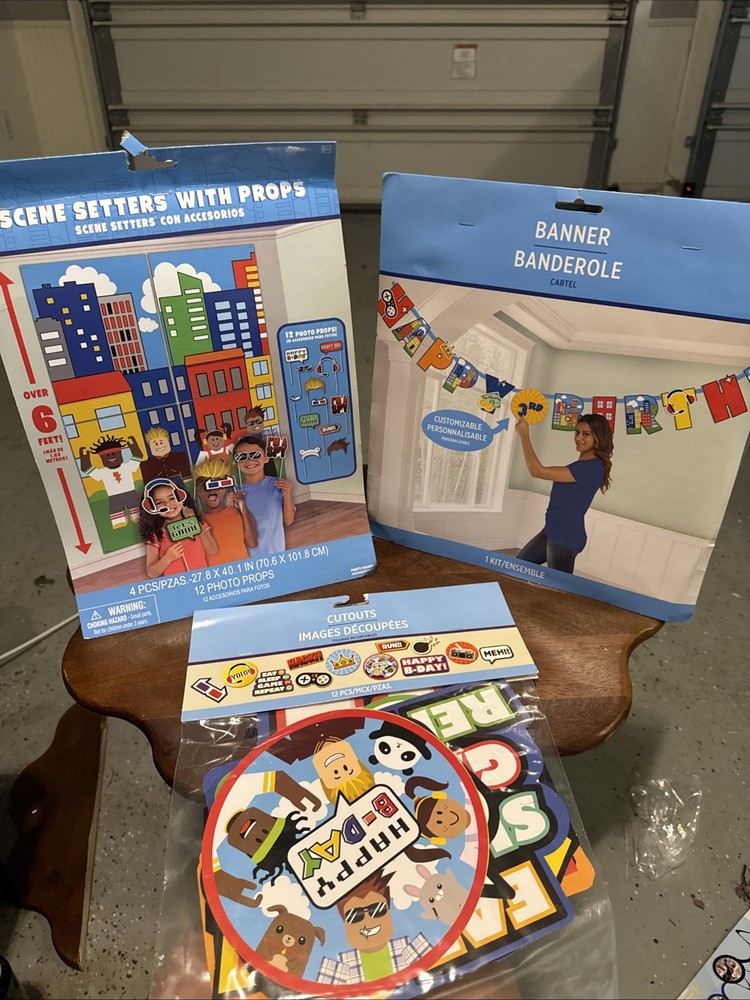 ROBLOX with Customizable Banner Bundle