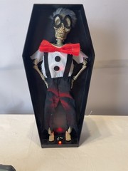 Halloween Dancing Skeleton Decoration – Halloween Magic – 2015 – ALDI
