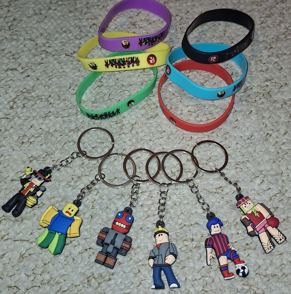12pcs 6 Keyring Silicone 6 Bracelet Decorations Decor Cartoon Roblox Party Gift