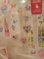 Hallmark Disney Minnie Mouse Dream Birthday Party Room Transformation Kit