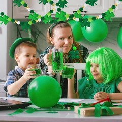 8.2Ft St Patrick’s Day Garlands 3D Felt Shamrock Clover Garlands with Gold Bead