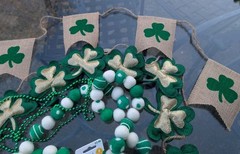 LOT ST PATRICK’S PARTY BANNERS GARLAND SHAMROCKS CLOVERLEAFS DECOR NECKLACES