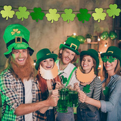 180 Pcs Shamrocks Cutouts St. Patrick’S Day Glitter Paper Cut-Outs 4 Inch Green