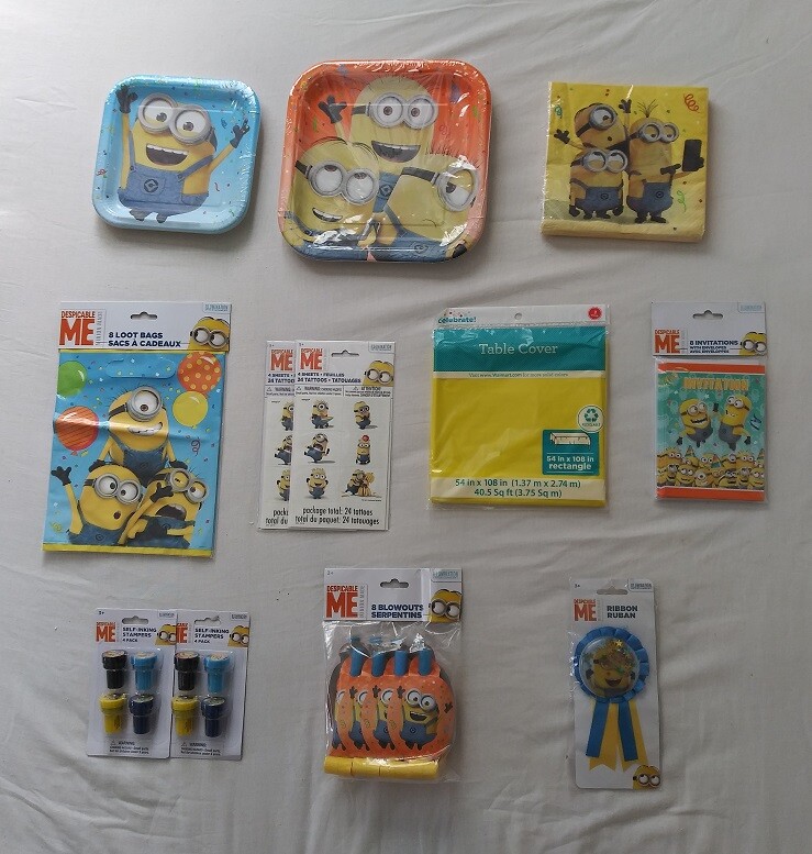 Despicable Me Minions Birthday Party Supplies Set. New.