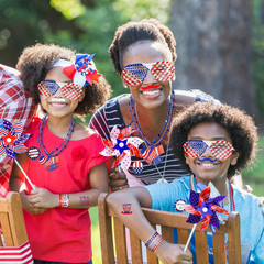 Thuodo 156 PCS 4Th of July Accessories Party Favors Set Patriotic Decorations Fo