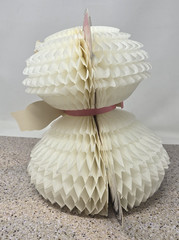 Vintage White Kitty Cat Honeycomb Table Centerpiece