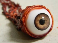 Realistic Ripped Out Bloody Eyeball for Halloween Cosplay Party Fake Scary Props