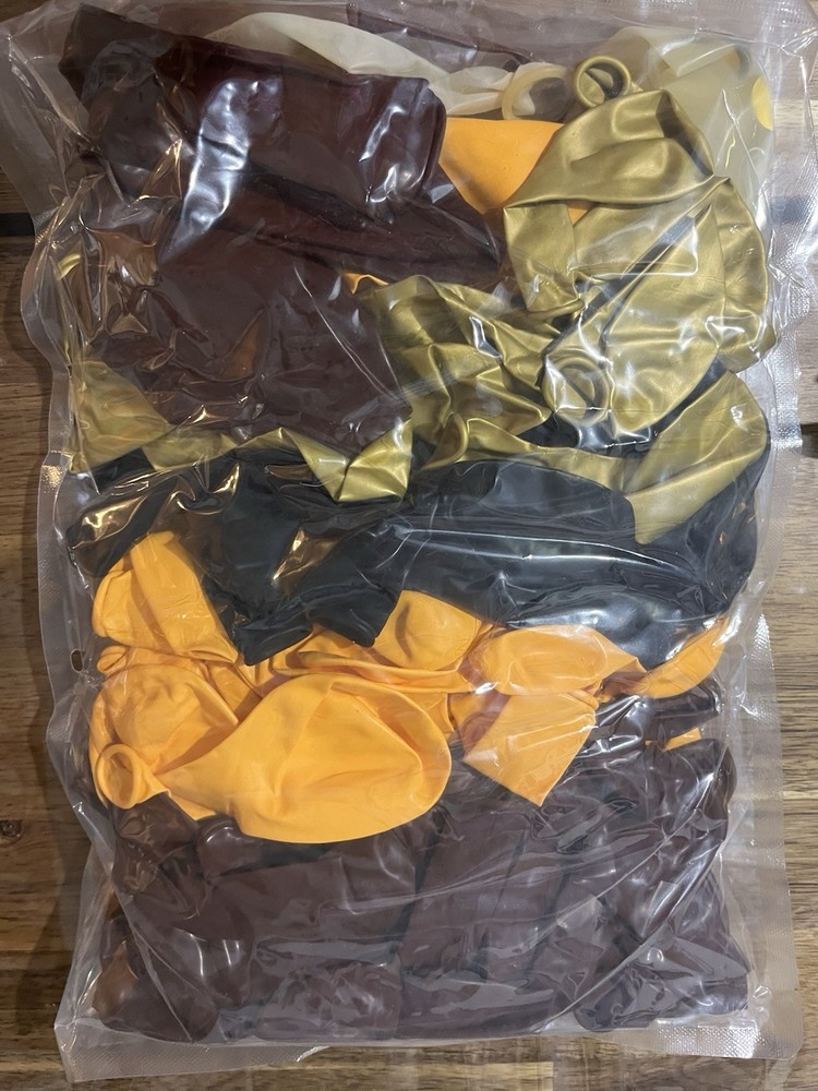 Party Ballon Kit, New , Open To Take Pictures, (B-1056)