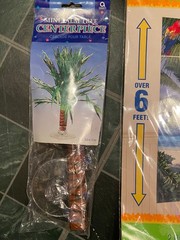 Beach/Palm Tree Wall Decorating Kit w/1 Palm Tree Centerpiece Open/Unused e2